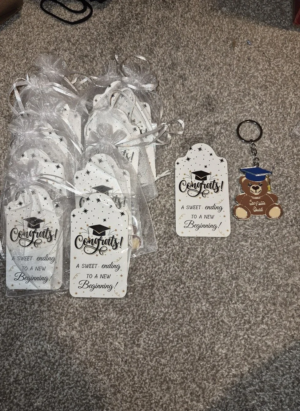 11 Graduation Bear Keychains - Picture 2 of 2